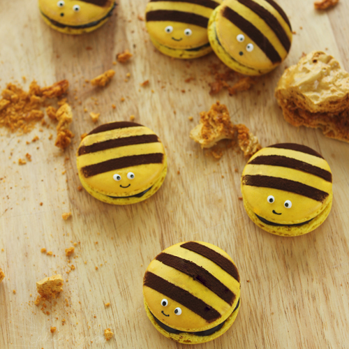 Cakecrumbs' Honey Bee Macarons